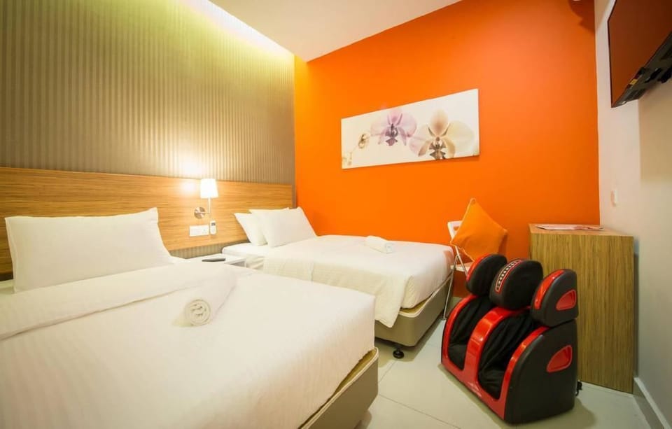 Standard Room | Desk, soundproofing, iron/ironing board, free WiFi