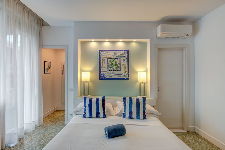Deluxe Studio, Balcony | Down comforters, desk, soundproofing, iron/ironing board (on request)