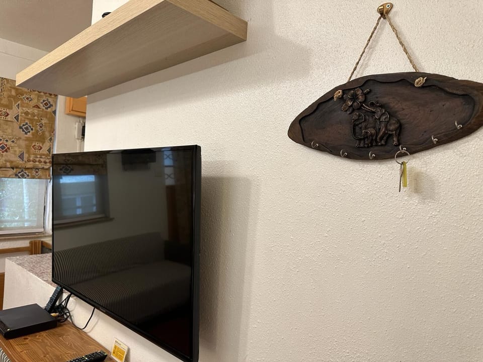 Double Room with Balcony | In-room safe, individually decorated, individually furnished