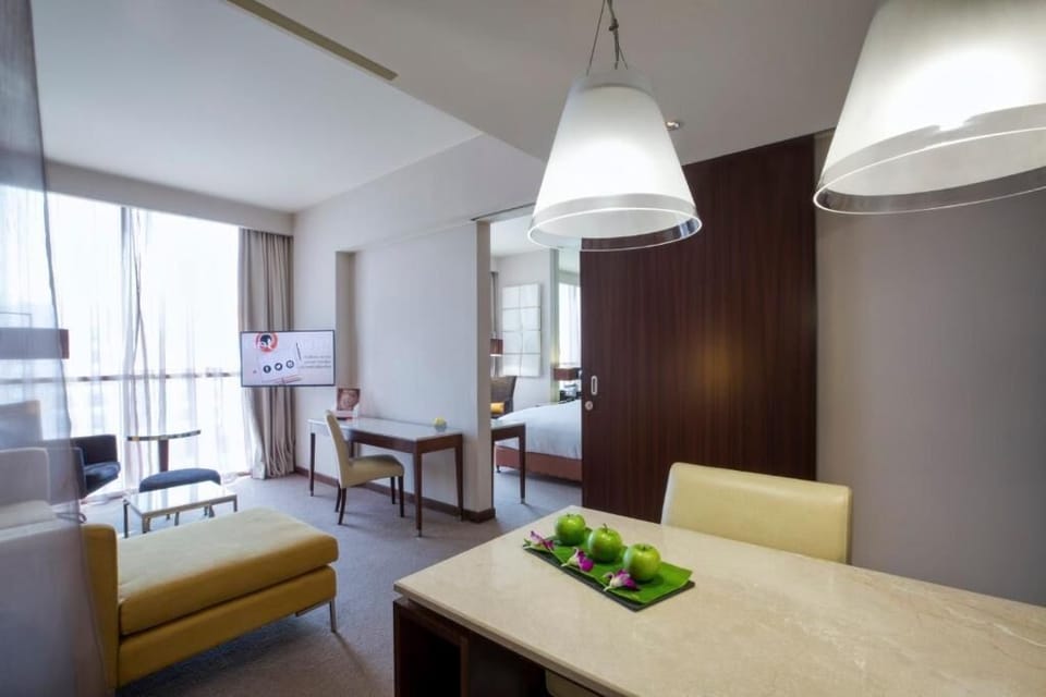 Suite, 1 Bedroom (Queen Bed) | In-room safe, desk, iron/ironing board, free cribs/infant beds