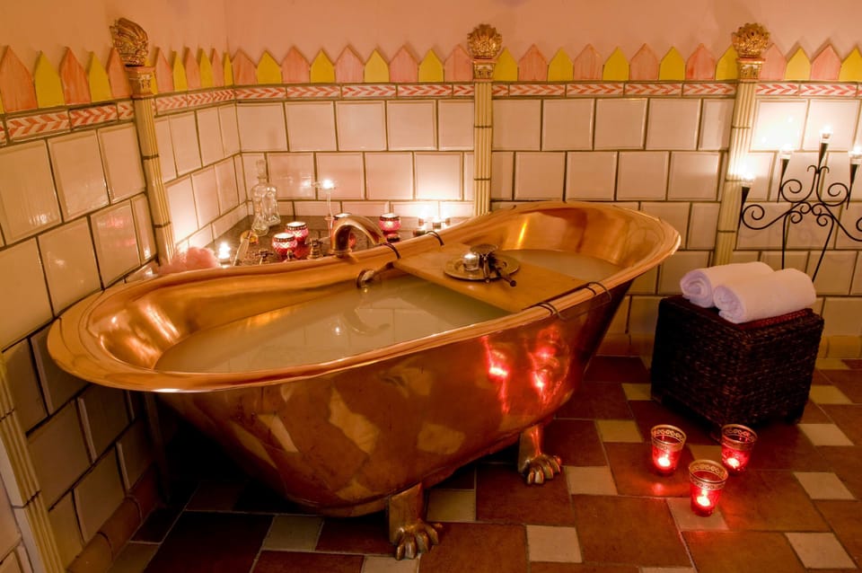 Sauna, hot tub, body treatments, hot stone massages, body wraps
