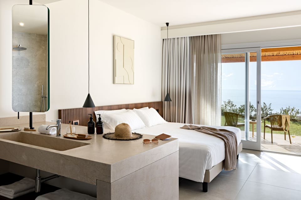 Classic Sea Garden | Minibar, in-room safe, desk, laptop workspace