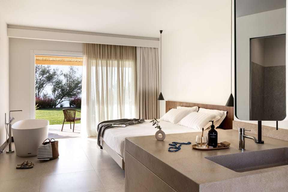 Armacera Suite | Minibar, in-room safe, desk, laptop workspace