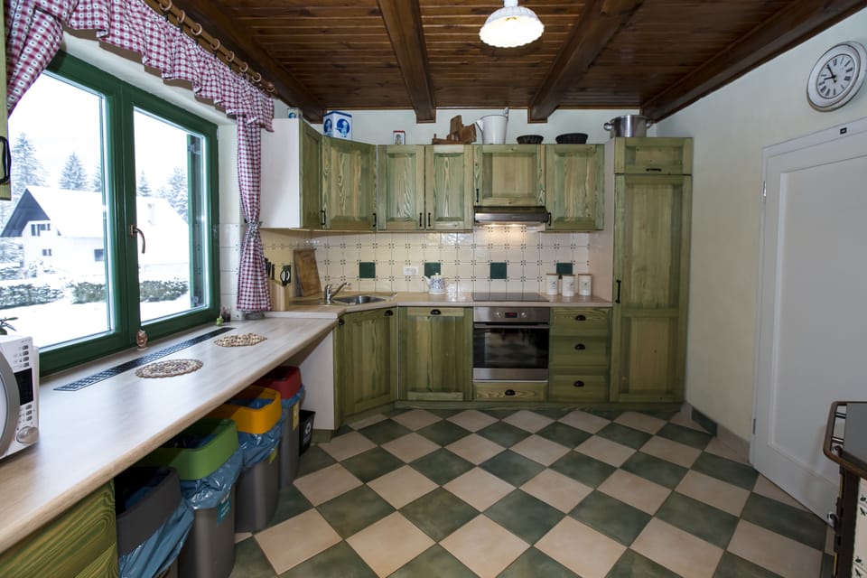 Cottage, Mountain View | Private kitchen | Fridge, microwave, oven, stovetop