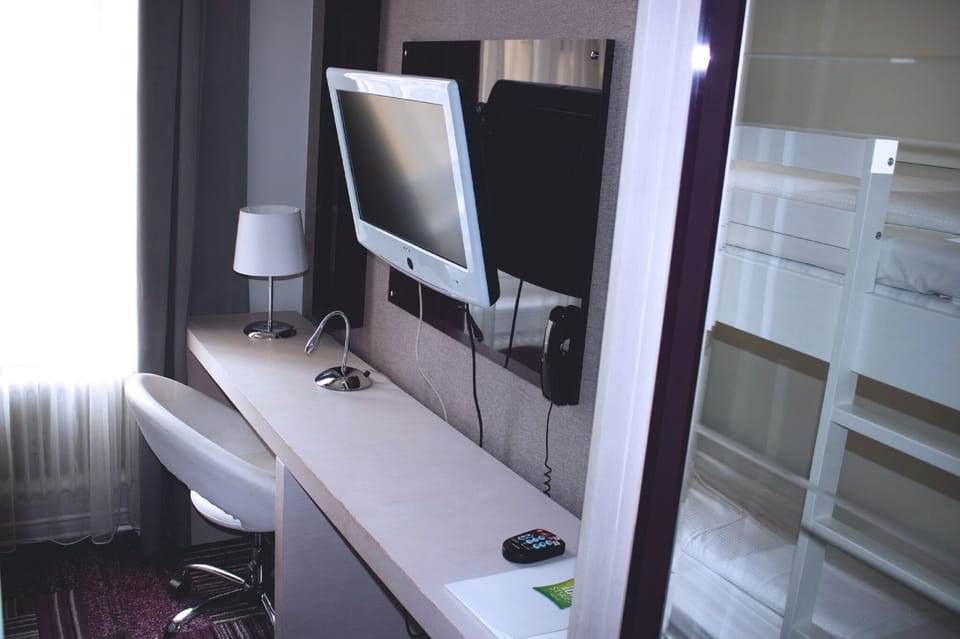 Twin Room | Television