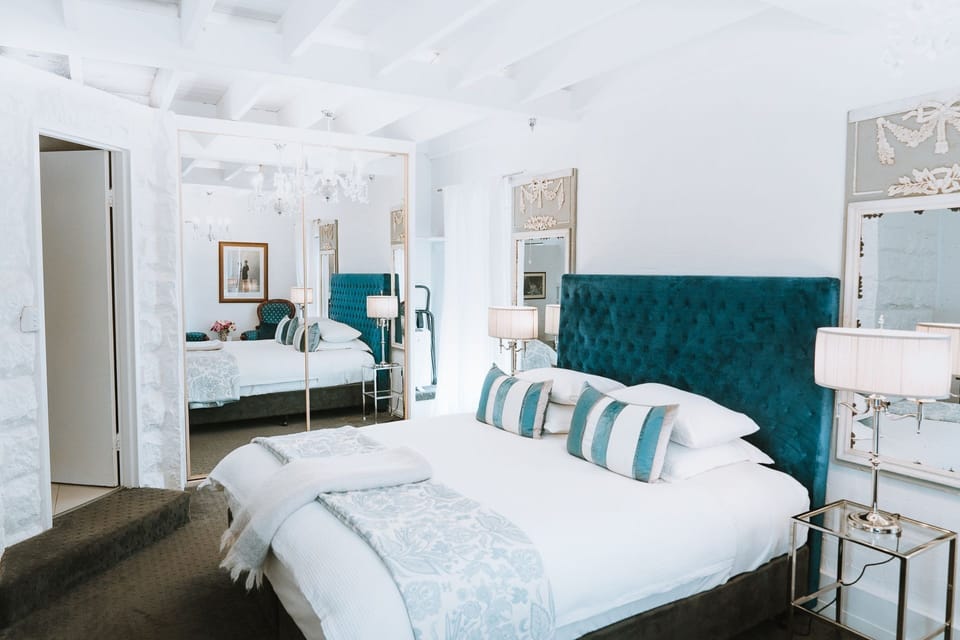 Victorian Suite | Premium bedding, Select Comfort beds, blackout drapes, soundproofing