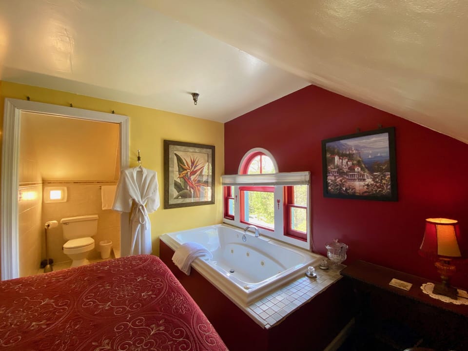 Penny's Attic  | Jetted tub