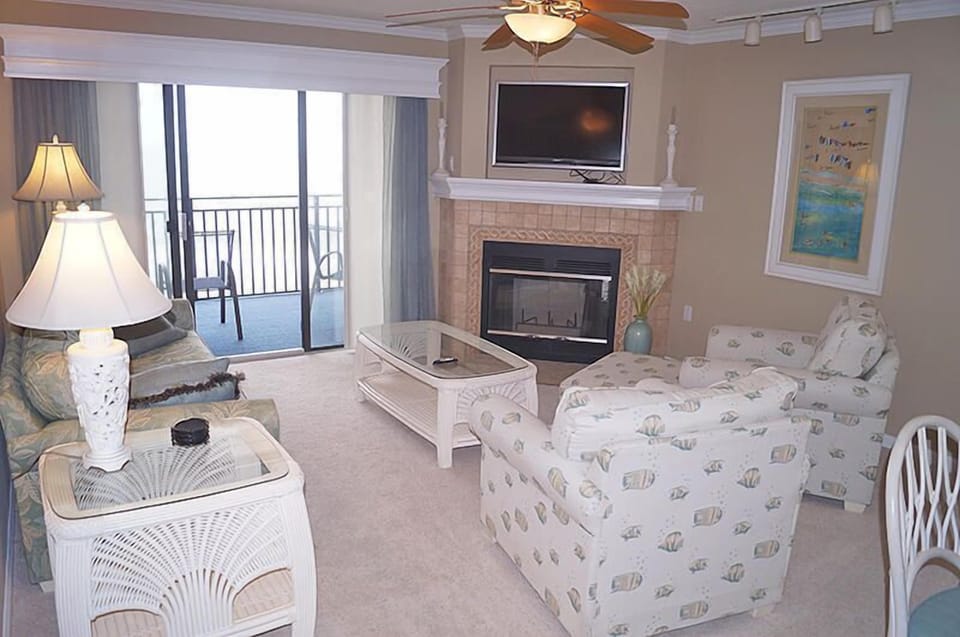 Condo, 2 Bedrooms | Living area | TV, DVD player