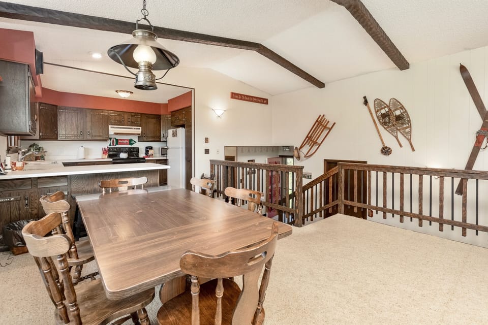 House, 4 Bedrooms | Dining