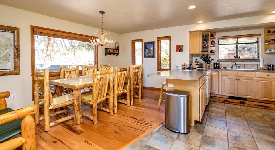 House, 3 Bedrooms | Dining