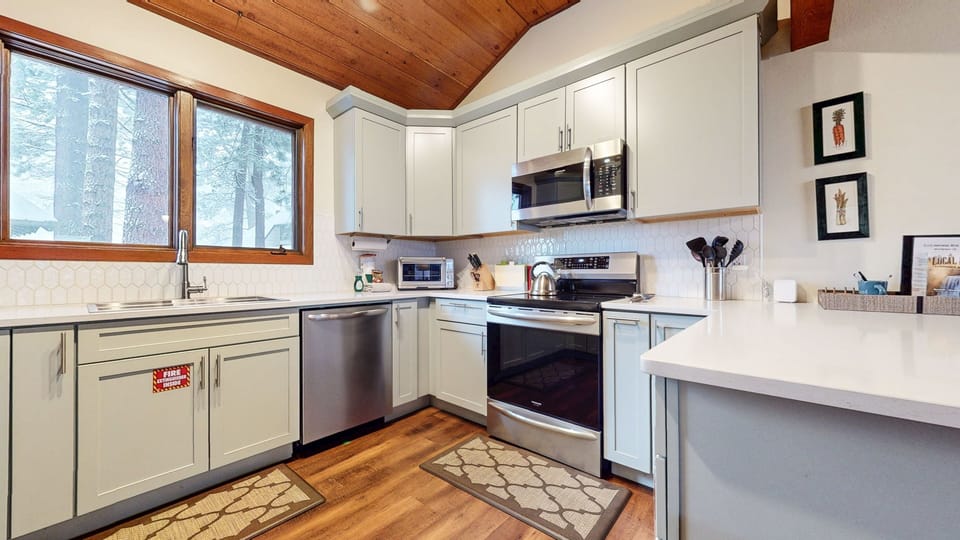 Condo, 2 Bedrooms | Private kitchen | Fridge, microwave, dishwasher, coffee/tea maker
