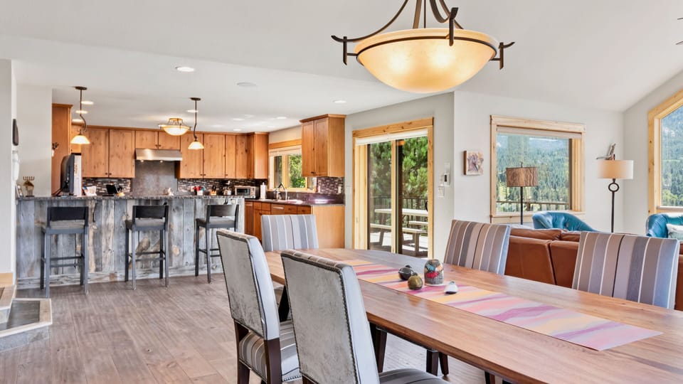House, 5 Bedrooms | Private kitchen | Microwave, oven, dishwasher, coffee/tea maker