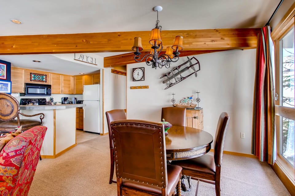 Condo, 2 Bedrooms | Dining