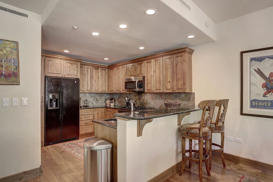 Condo, 3 Bedrooms | Private kitchen | Fridge, oven, coffee/tea maker, toaster