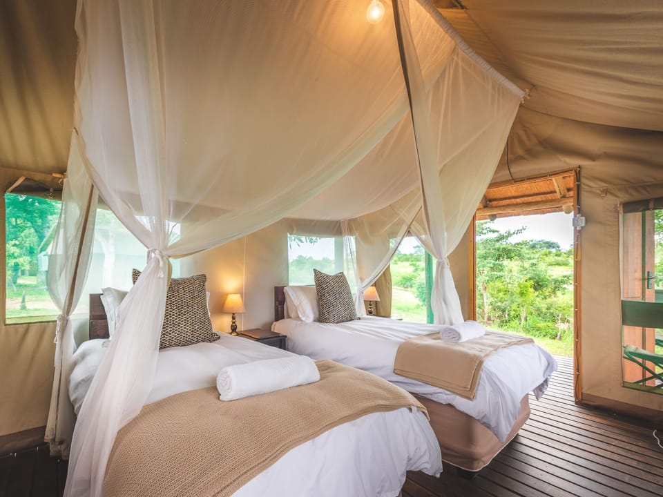 8 bedrooms, WiFi (free), bed sheets