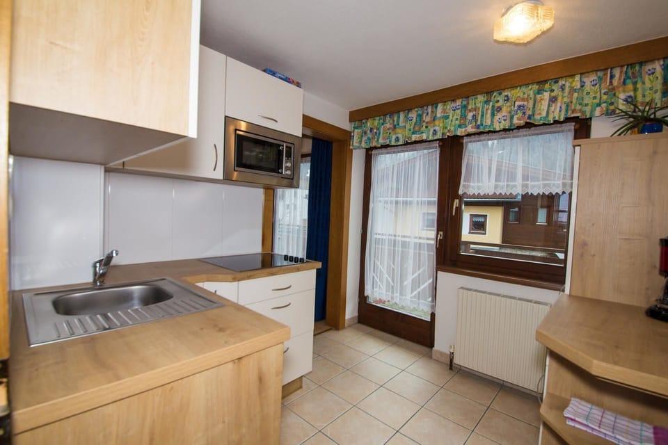 Apartment (Typ D) | Private kitchen | Fridge, microwave, oven, stovetop
