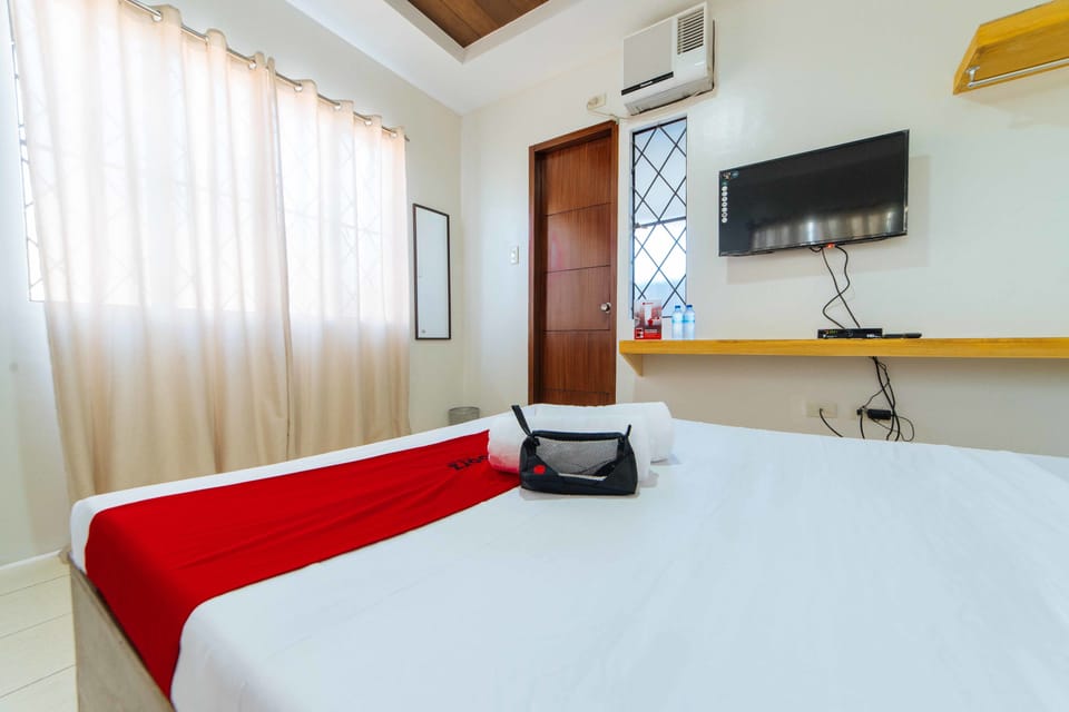 Double Room | Desk, free WiFi, bed sheets