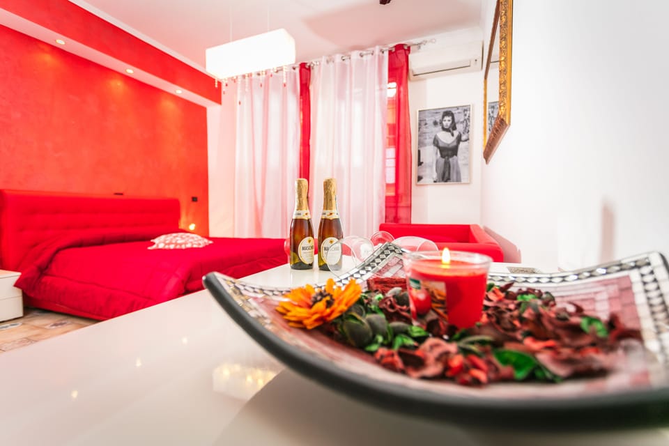 Superior Triple Room | Minibar, in-room safe, blackout drapes, soundproofing