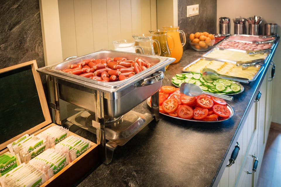 Daily buffet breakfast for a fee