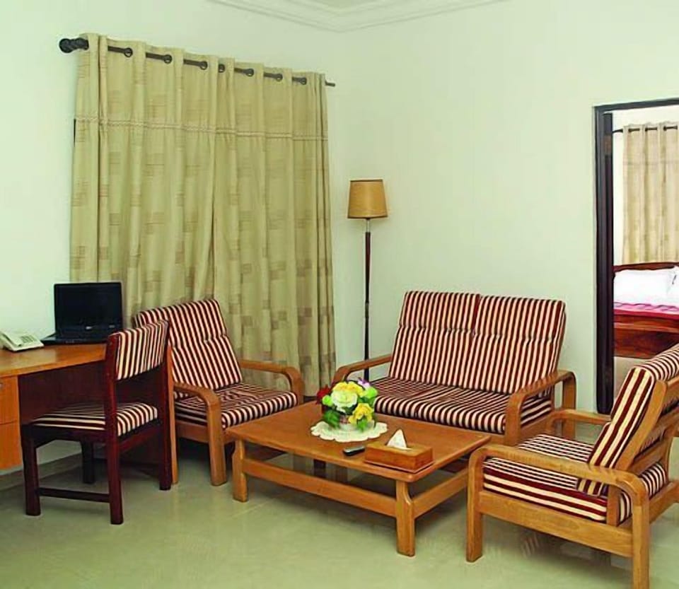 Suite | Living area | TV