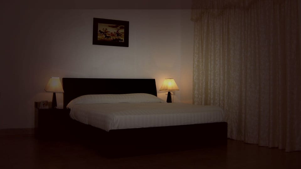 Minibar, in-room safe, desk, blackout drapes