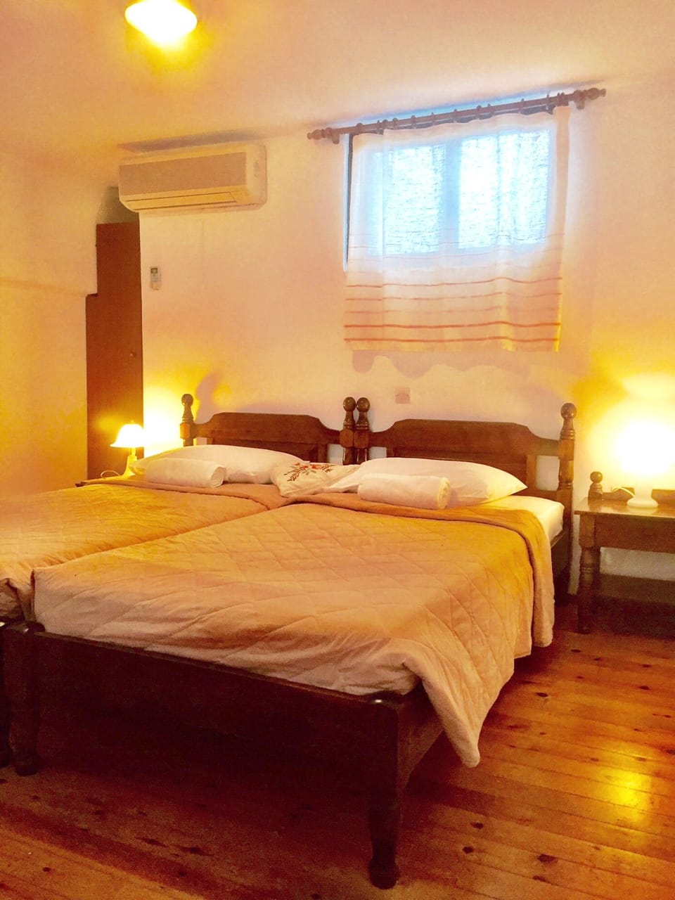 Classic Apartment | Soundproofing, iron/ironing board, cribs/infant beds, rollaway beds