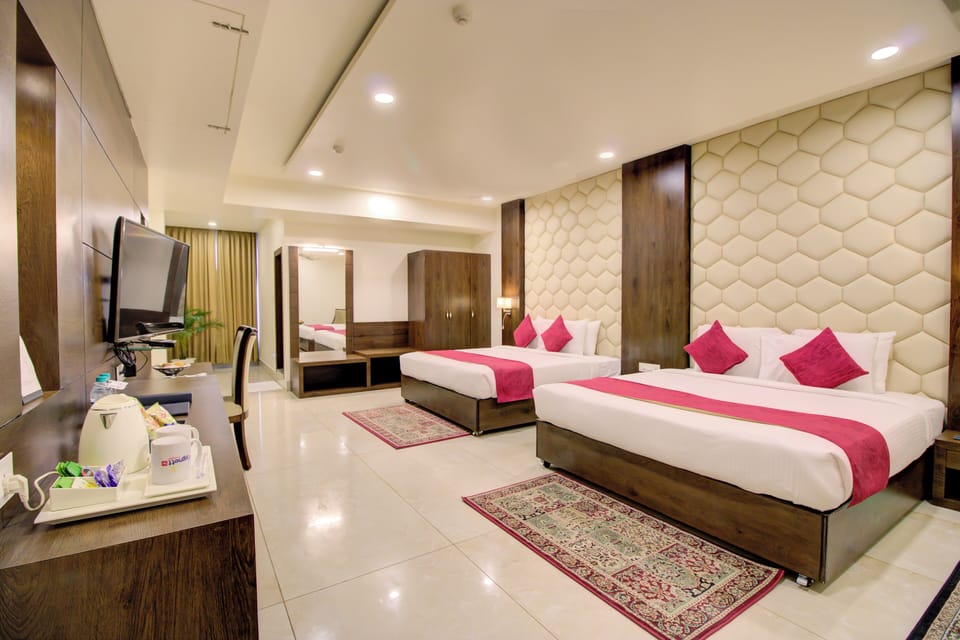 Family Room, 1 Bedroom, Non Smoking | Soundproofing, iron/ironing board, rollaway beds (surcharge)