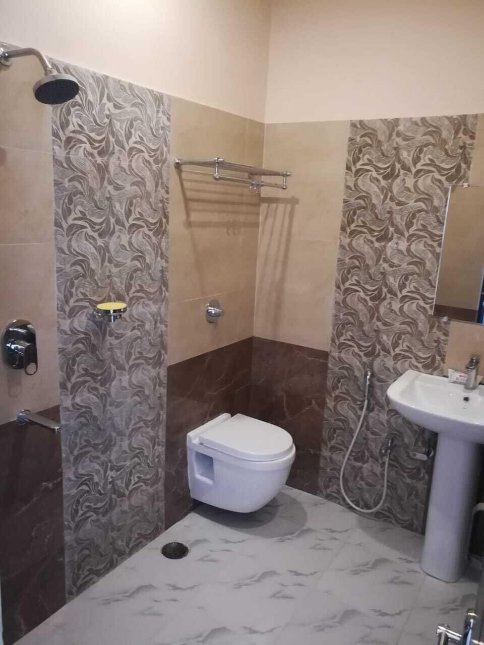 Shower, rainfall showerhead