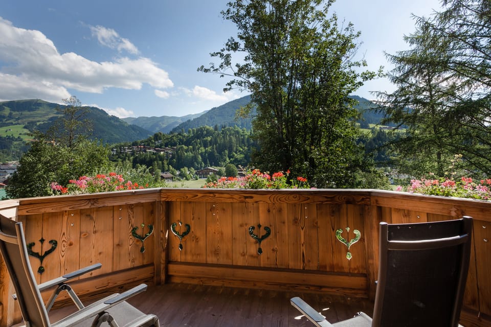Deluxe Chalet, Mountain View (incl. cleaning fee 150EUR) | Balcony view
