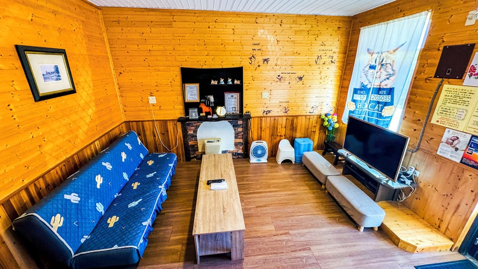 Family House, Non Smoking | In-room dining