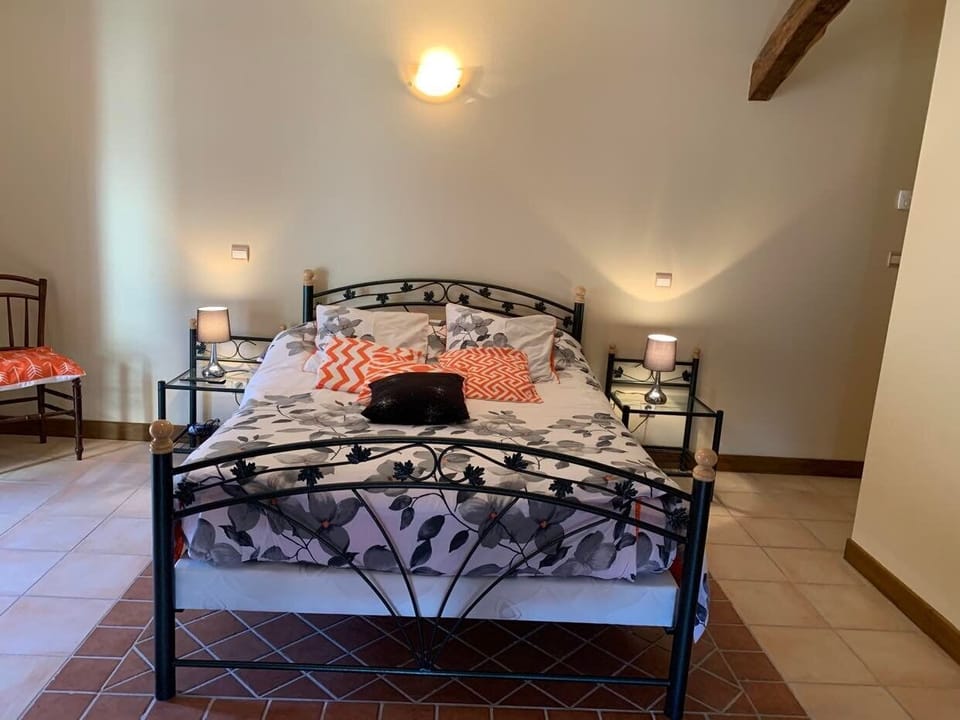 Double Room | Individually decorated, individually furnished, iron/ironing board