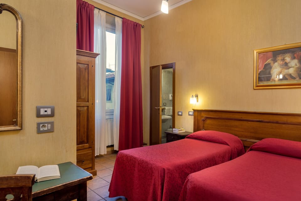Standard Double or Twin Room, Non Smoking | In-room safe, desk, soundproofing, WiFi (free)