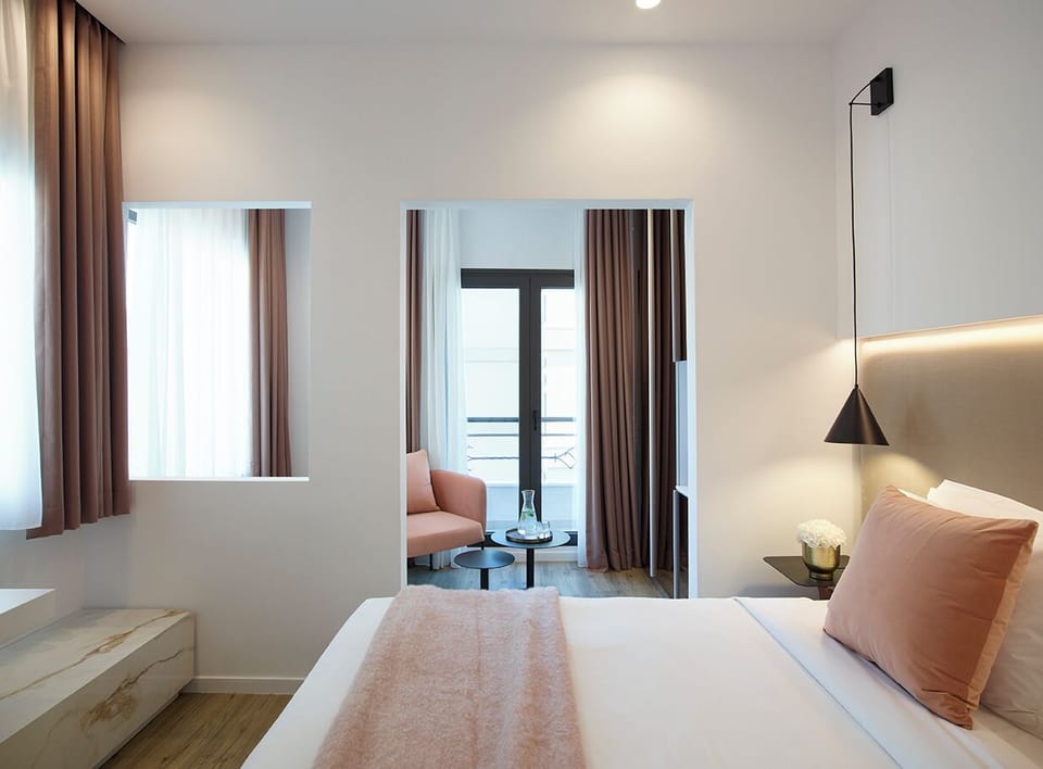 Superior Room | In-room dining