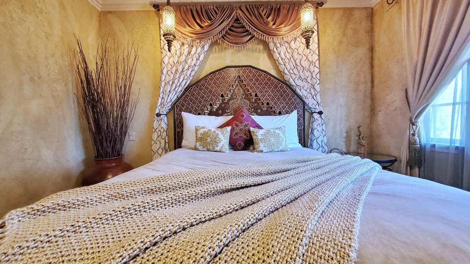 Pasha's Paradise | Egyptian cotton sheets, premium bedding, down comforters, pillowtop beds
