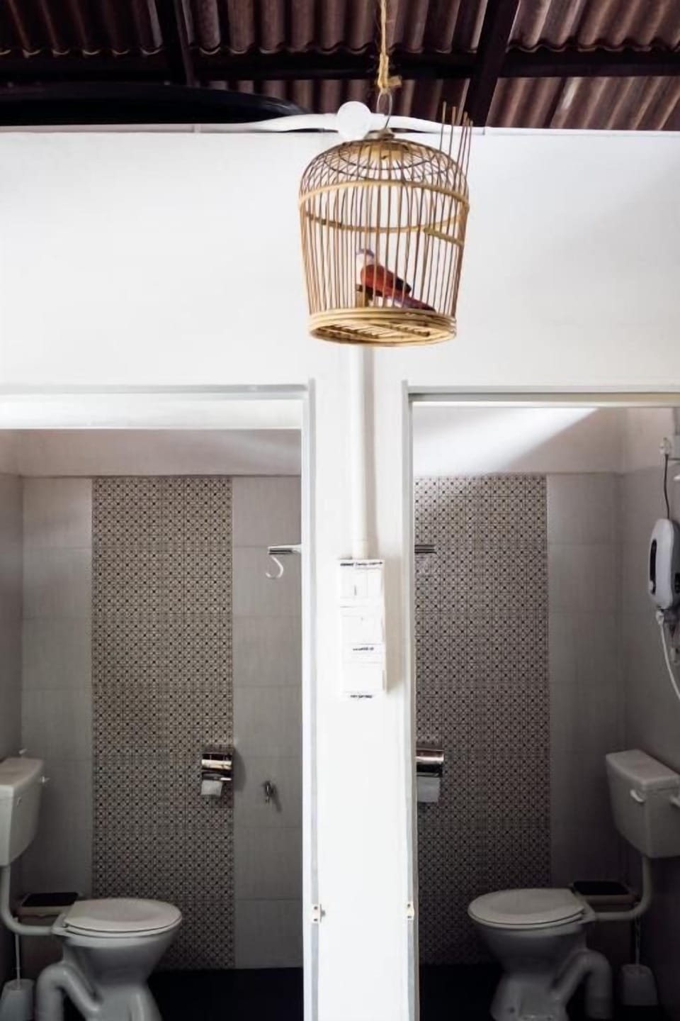 Shower, slippers, bidet, towels