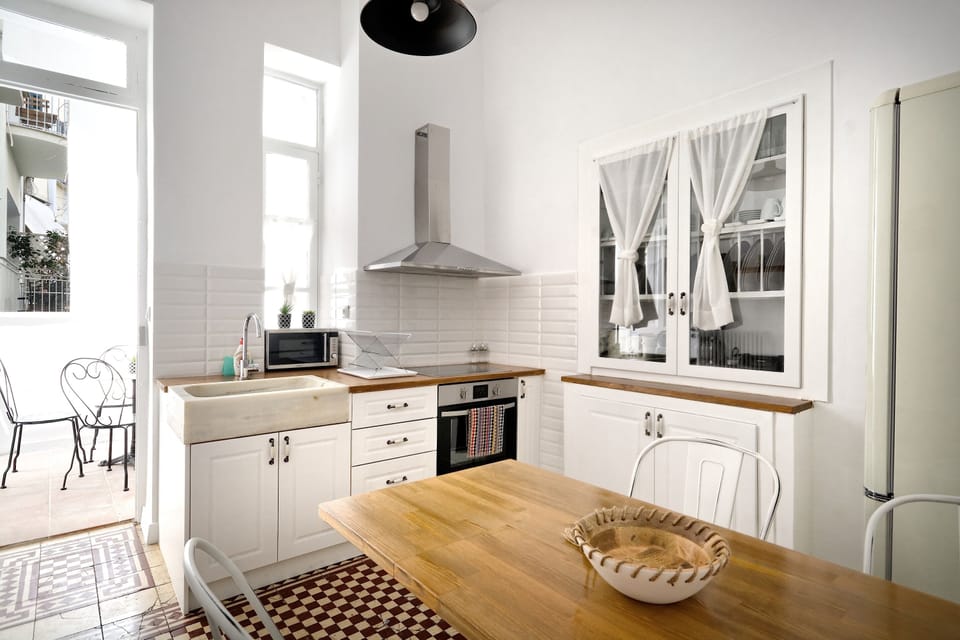 Deluxe Apartment, 3 Bedrooms, 2 Bathrooms | Private kitchen | Full-size fridge, microwave, oven, stovetop