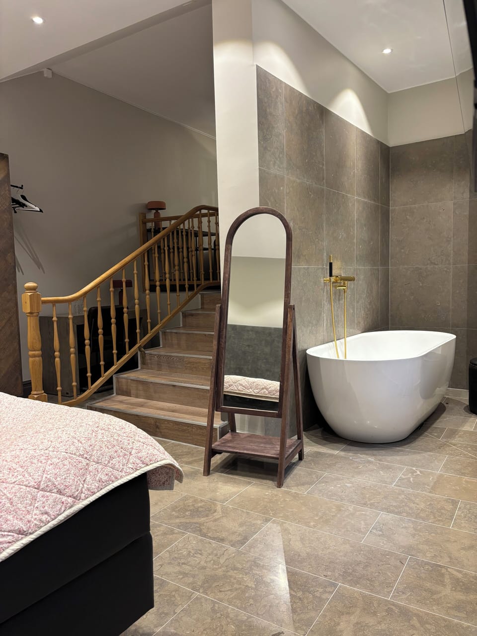 Superior Double Room, 1 Queen Bed, Non Smoking | Minibar, in-room safe, desk, blackout drapes