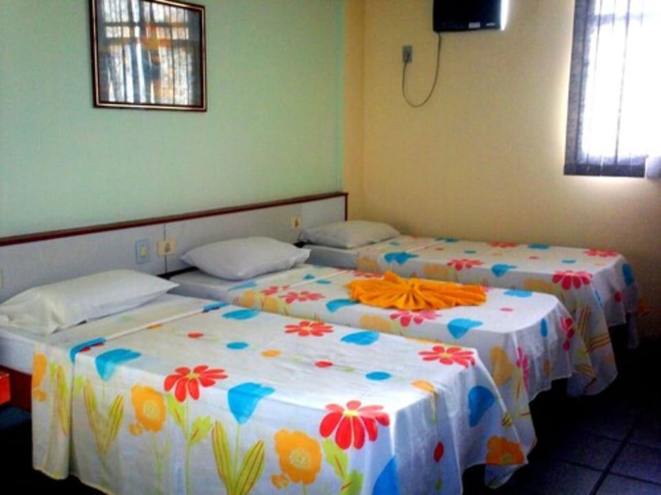 Triple Room, 3 Twin Beds | Free WiFi, bed sheets