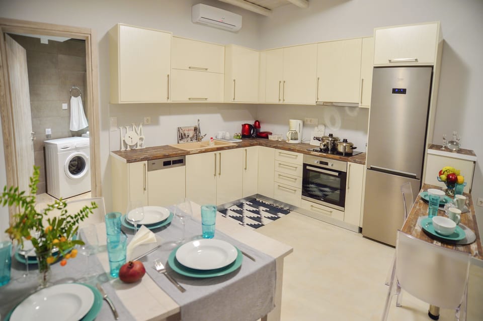 House | Private kitchen | Full-size fridge, microwave, oven, stovetop