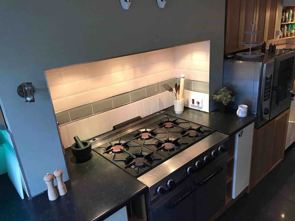 7 Bedroom House | Private kitchen | Fridge, microwave, toaster, dining tables