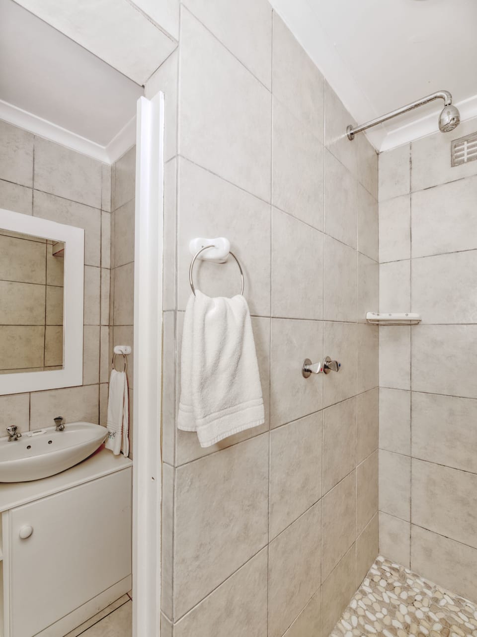 Family Suite, 3 Bedrooms | Bathroom | Shower, free toiletries, hair dryer, towels