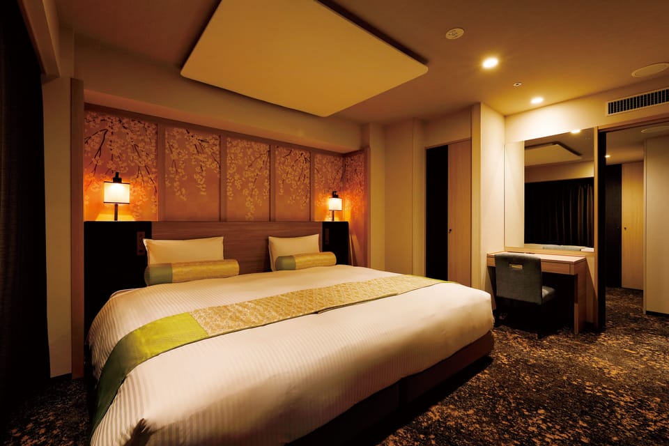 Premium Suite Double Room | In-room safe, desk, WiFi (free), bed sheets