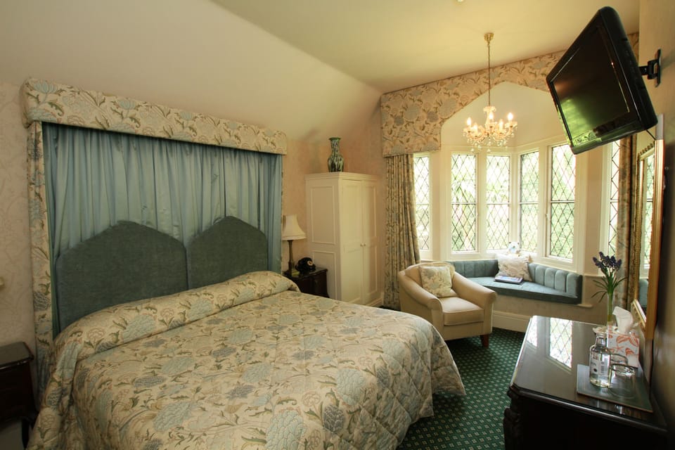 Double or Twin Room, Bathtub (Maple) | Iron/ironing board, free WiFi, bed sheets