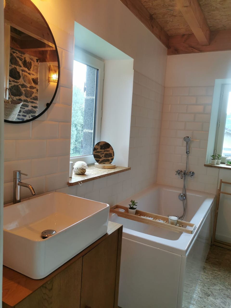 Romantic Cabin, Ensuite, Garden View (Le Pigeonnier) | Bathroom