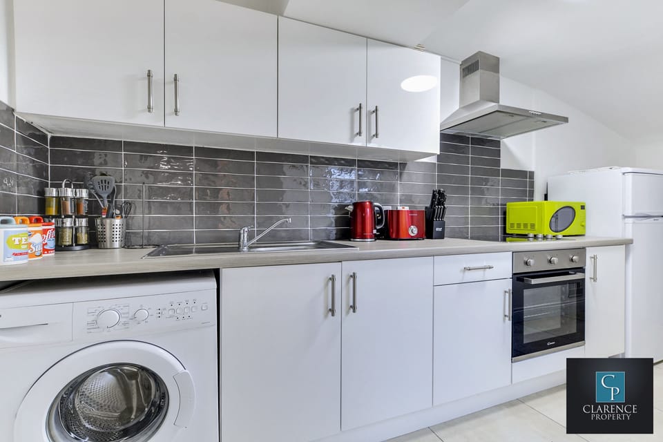 Laptop workspace, soundproofing, iron/ironing board, free WiFi