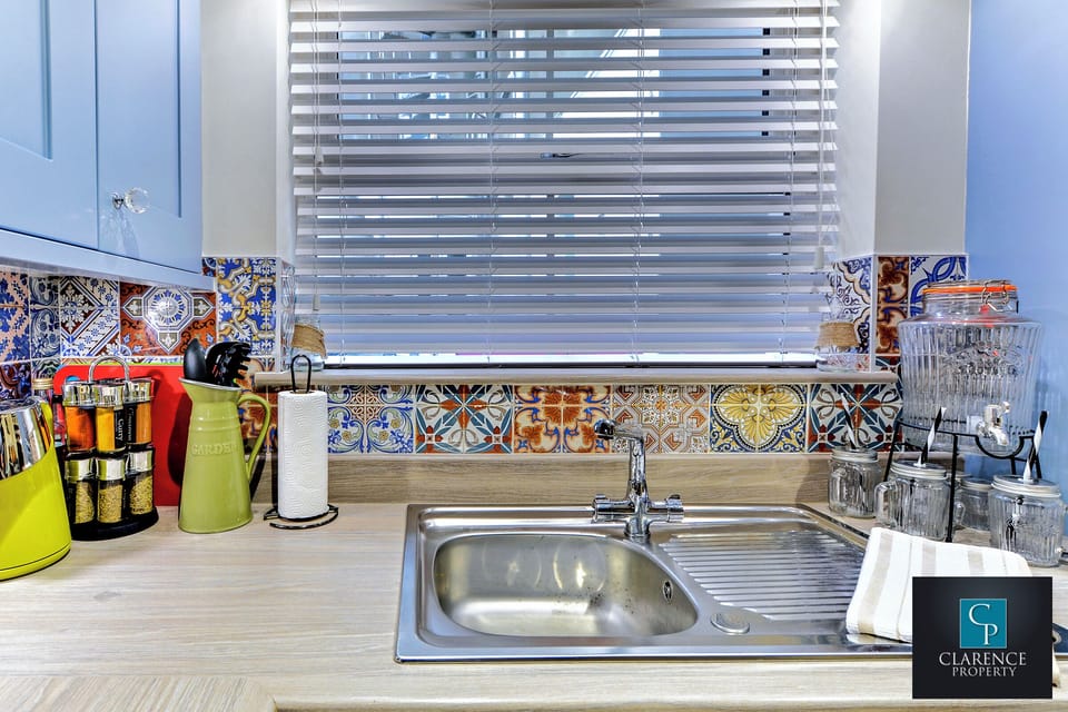 1 bedroom, individually decorated, individually furnished