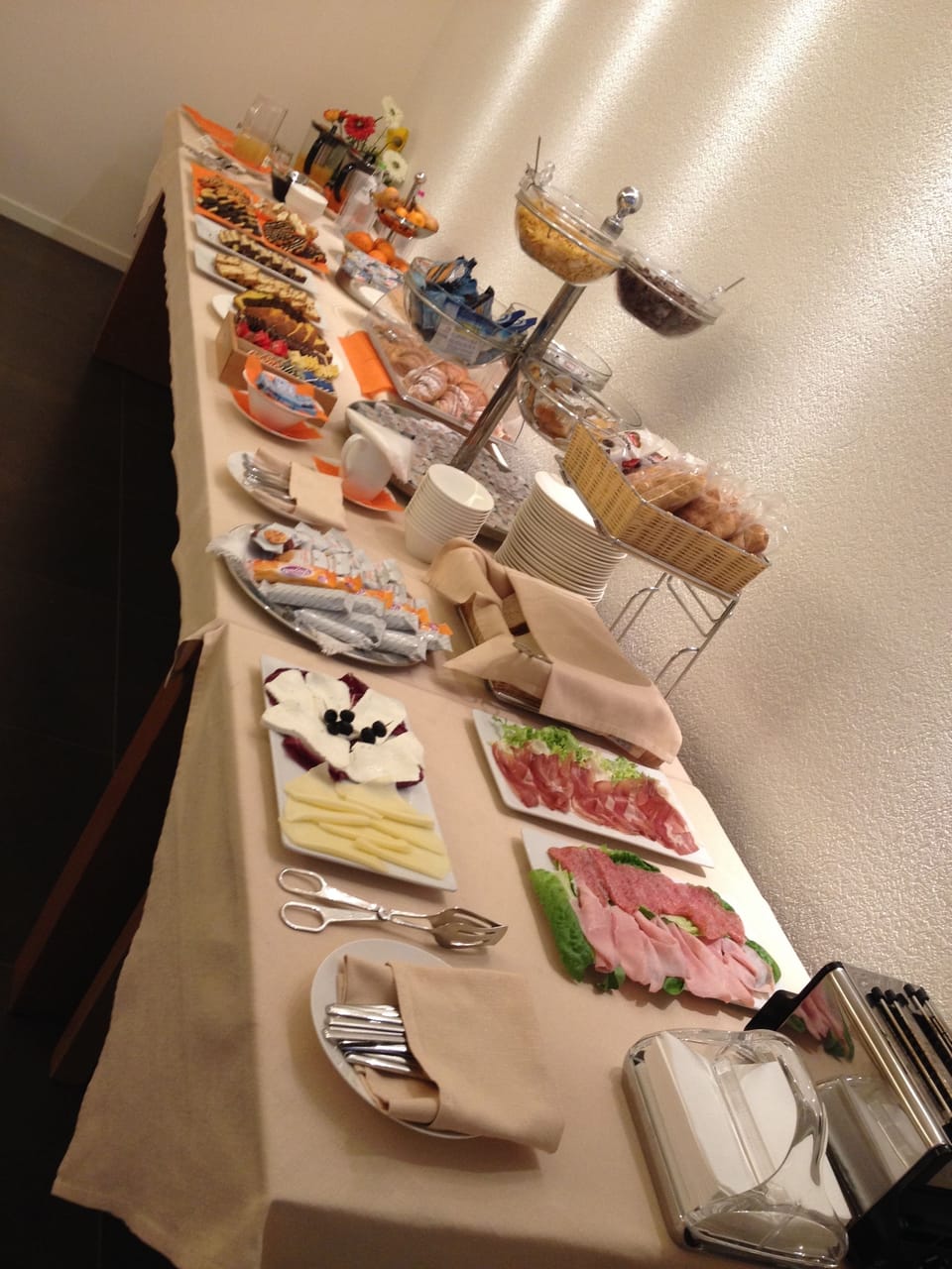 Free daily buffet breakfast