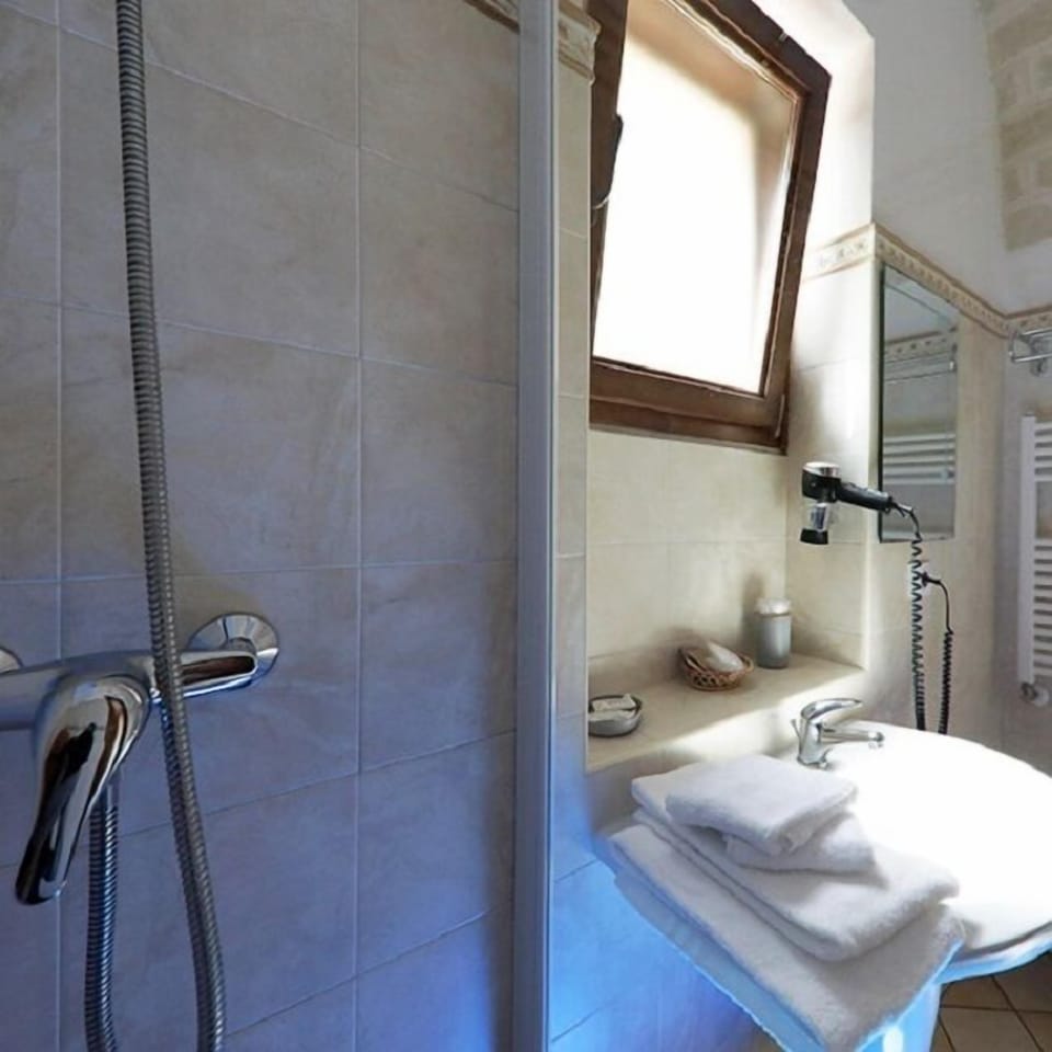 Double Room, Patio (Gelso) | Bathroom | Shower, free toiletries, hair dryer, bidet