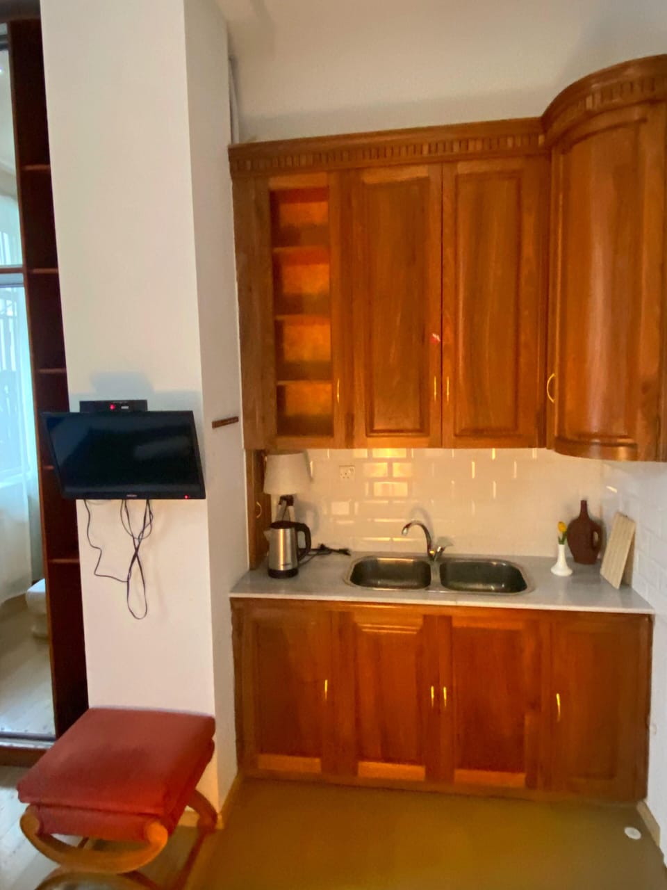 Studio, Non Smoking | Premium bedding, minibar, individually furnished, blackout drapes