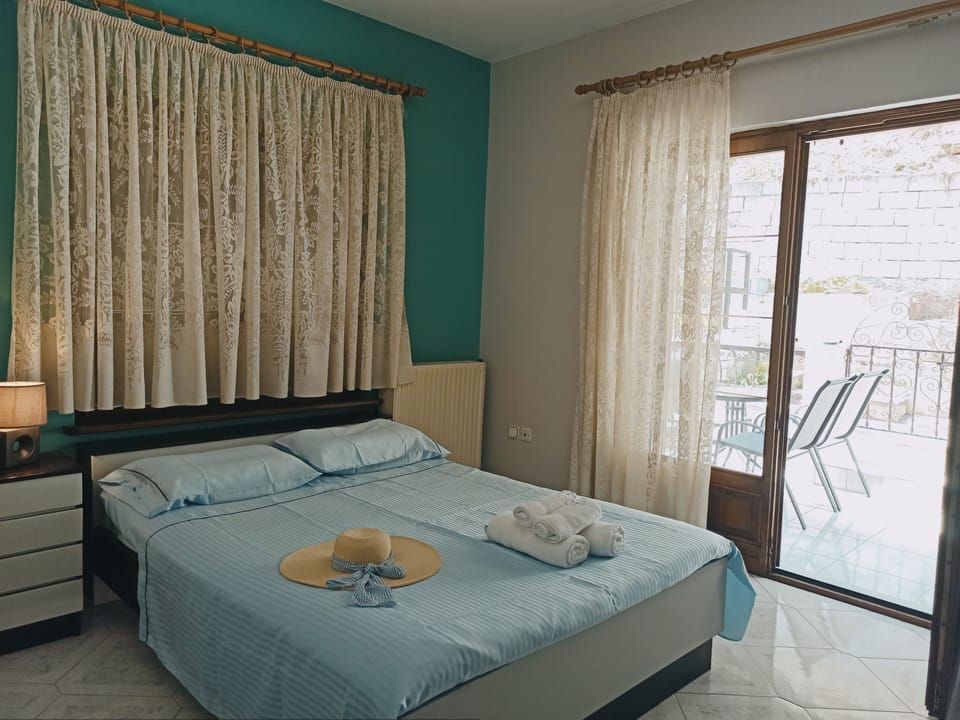 Classic House, 3 Bedrooms, Sea View | Iron/ironing board, free WiFi, bed sheets